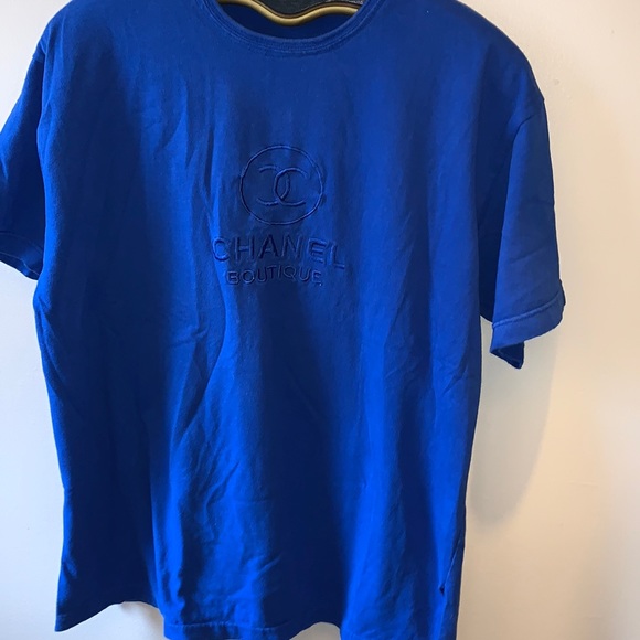 Vintage Logo T-Shirt in blue, approximately size medium-“Chanel Boutique” - Picture 2 of 7